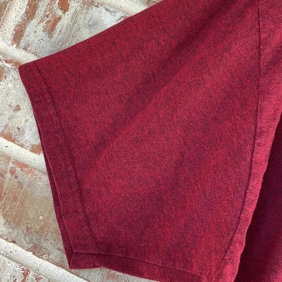 Marvel Deadpool Face Maroon T-shirt - Picture 5 of 6